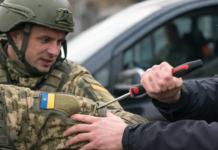 В Одесской области мужчина напал на военных ТЦК с отверткой