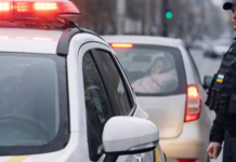 В Одессе патрульные с сиреной сопровождали роженицу в роддом