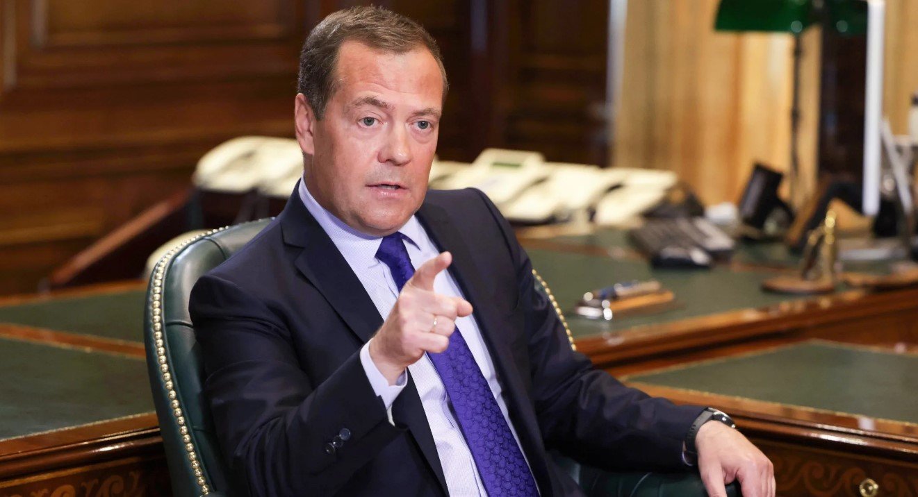 Медведев заявил, что «атака» на резиденцию Путина могла бы стать «основанием для применения спецоружия»