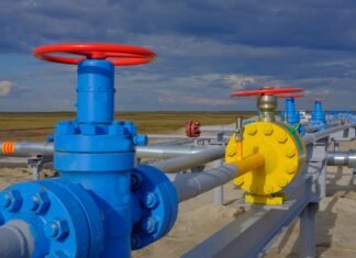 Чотири країни схвалили два нові маршрути для поставок блакитного палива в Україну, газовидобувні підприємства якої перебувають під постійними атаками РФ.