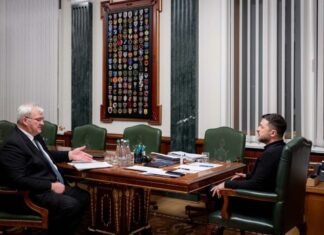 Зеленский обсудил с Сибигой ротации среди украинских дипломатов