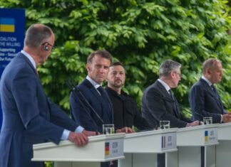 Гарантии безопасности для Украины: СМИ обнародовали черновик декларации саммита в Париже