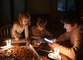 Отключения по всем областям: в «Укрэнерго» определялись с графиками на 11 января