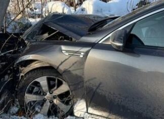 В Одесской области нарушители убегали от пограничников и въехали в столб, — ФОТО
