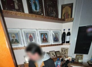 Пыталась похитить пожертвования: патрульные задержали женщину в одном из одесских храмов