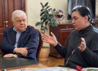 В Одессе наградили художника Овика Зограбяна