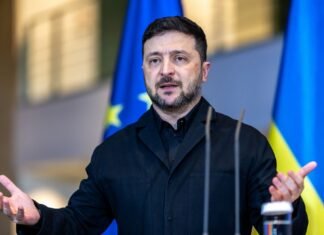 Украина будет поощрять 800-тысячную армию высокими зарплатами, — Зеленский