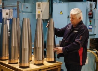 РФ увеличивает производство артснарядов, используя оборудование из Европы и Тайваня, — расследование