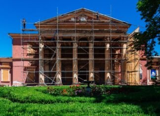 Искусство во время войны: о работе Одесского художественного музея в условиях обстрелов и блекаутов