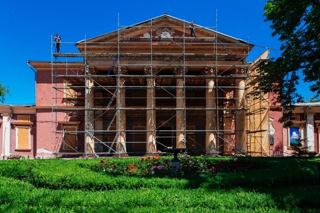 Искусство во время войны: о работе Одесского художественного музея в условиях обстрелов и блекаутов