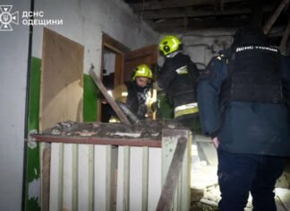 Дроновая атака по Одесской области: пожары на предприятиях и спасение людей