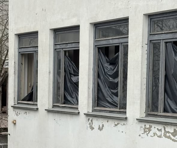 Удар дронами по Одесщине: в Измаиле выбило окна в здании ДПС