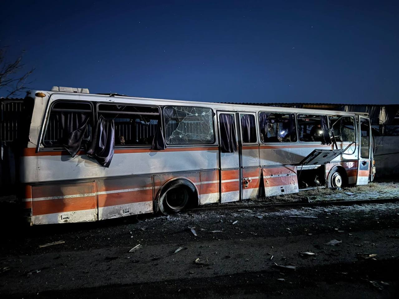 «Распознавали цель»: ВС РФ сознательно атаковали гражданский автобус на Днепропетровщине, — «Флеш»