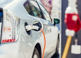 Плагин-гибриды используют в 3 раза больше топлива, чем обещают производители: исследование