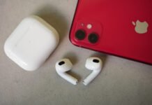 Apple стоит волноваться? KT-скан сравнил оригинальные AirPods и копию за $10