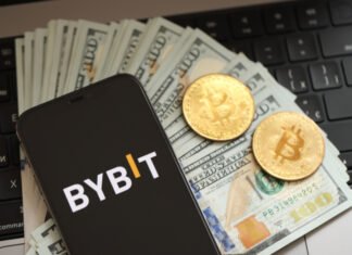 Криптобиржа Bybit запускает IBAN-счета и фактически становится необанком