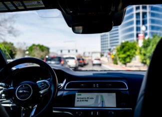 Машинное зрение: новый чип для беспилотных авто обнаруживает опасность в 4 раза быстрее людей