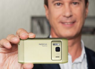 Возрождение легенды: для Nokia N8 2010 года выпустили кастомную прошивку и магазин приложений