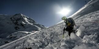 Смертоносные Альпы: на горнолыжных курортах погибли уже 20 туристов из-за схода лавин