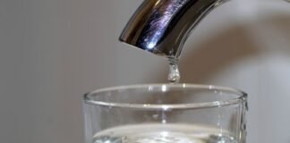 Стало известно, в каких районах Одессы и пригорода завтра полдня не будет воды из-за ремонта.