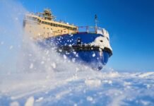 Попри санкції Росія розширює флот для експорту ЗПГ з Арктики.