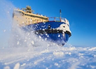 Попри санкції Росія розширює флот для експорту ЗПГ з Арктики.