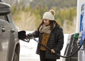 Плохие дороги «ударят» по карманам водителей? Как логистика формирует цену на бензин