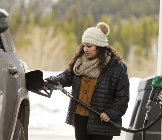 Плохие дороги «ударят» по карманам водителей? Как логистика формирует цену на бензин