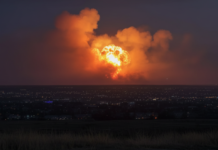 В Киеве и Днепре прогремели мощные взрывы: россияне массированно атакуют Украину баллистикой и «Шахедами»