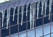 В Одессе потеплело, коммунальщики предупредили о сосульках на крышах, — ФОТО