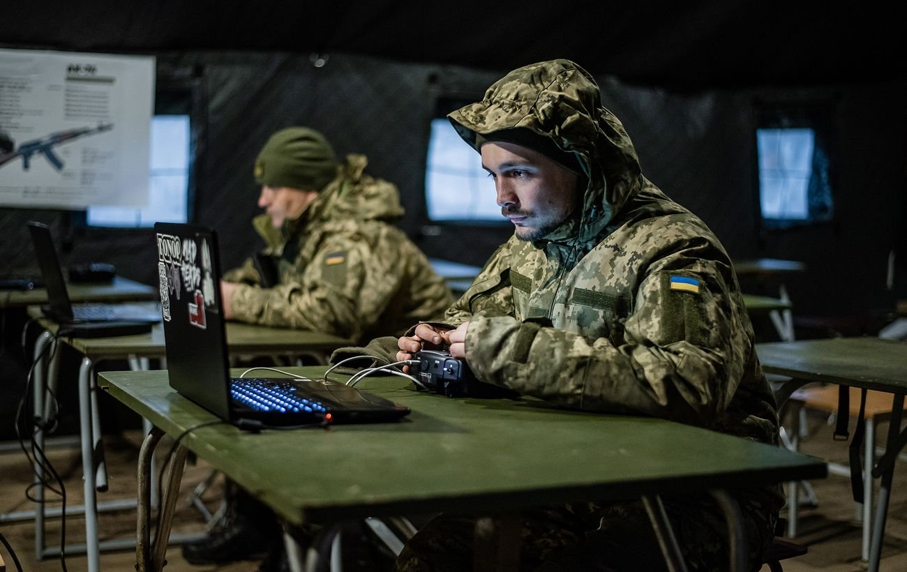 Развернули систему ретрансляторов: как россияне управляют дронами из Беларуси, — InformNapalm (фото)