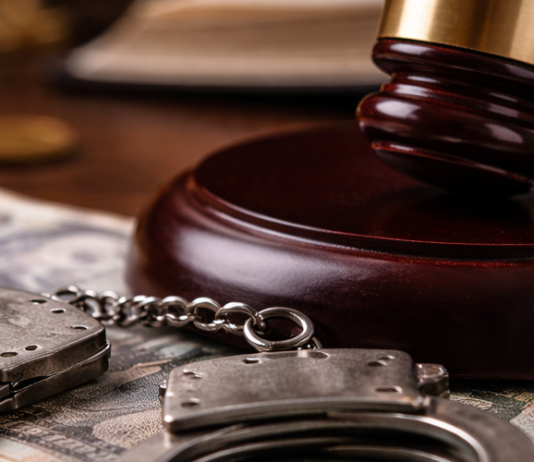 В Одесской области чиновника оштрафовали за махинации с реестром должников