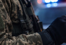 В Одессе мужчина с ножом напал на военнослужащего ТЦК