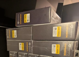 Британец полетел в США, чтобы купить жесткие диски: сэкономил $2000, несмотря на расходы на билеты и отель