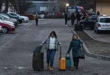 Украинцев ждут не везде: где в Европе поддержка беженцев сейчас наименьшая