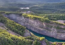 Ученые обнаружили самую старую воду в мире: они ее не пили и вот почему