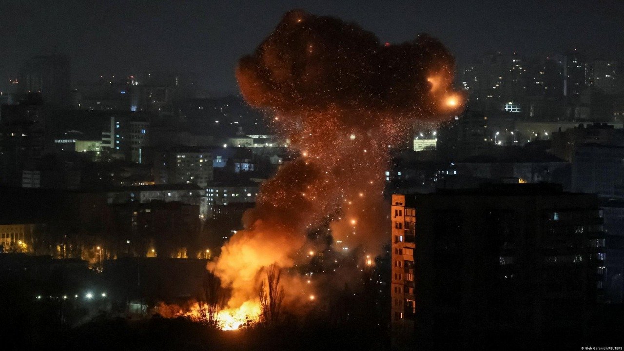 По энергетике Белгорода ударили ракетами: местные сидят без света, тепла и воды (видео)