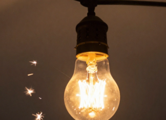 Экстренные отключения в Одессе: после атаки РФ энергосистема трещит по швам