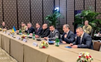 Трамп про зустріч у Женеві: Україні слід швидше сісти за стіл переговорів.