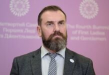 Зарплаты педагогов выросли не везде: где возникли проблемы с выплатами