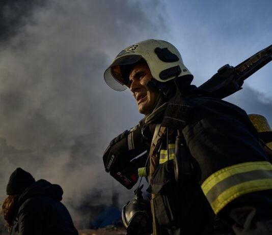 В Харькове прогремели взрывы: россияне нанесли удары ракетами