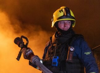 Было попадание в многоэтажный дом, есть двое пострадавших: враг атаковал Одессу дронами