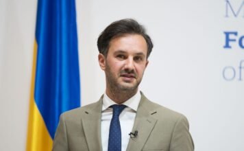 «Второсортный» орден для министра из Германии: в МИД ответили на скандал в СМИ