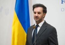 «Похожи на наркоманов»: в МИД ответили на упреки Орбана и Фицо о нефти из России