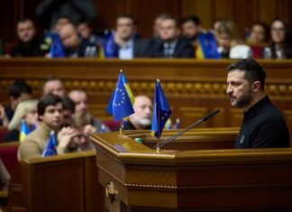 У Зеленского отреагировали на «инсайд» FT о выборах и референдуме в Украине