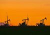Цены на нефть могут резко вырасти в понедельник из-за новой эскалации на Ближнем Востоке