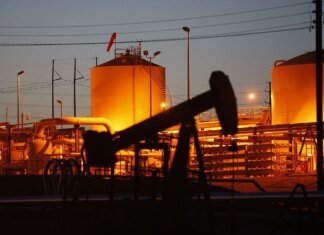 Цены на российскую нефть в Индии достигли рекордного уровня — Bloomberg