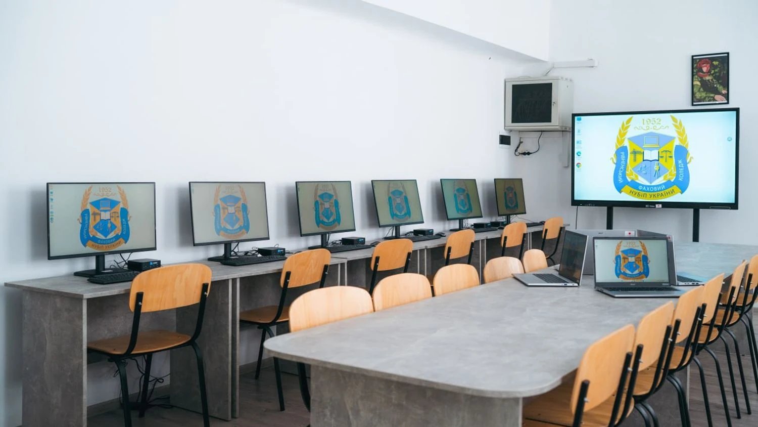 Япония передаст Украине более 7000 единиц компьютерной техники для профессиональных колледжей и школ