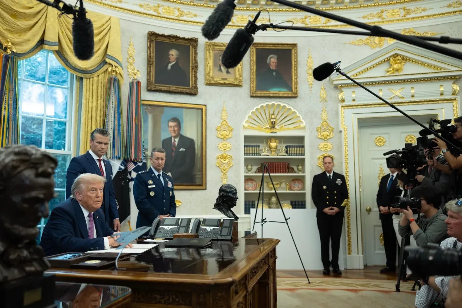 Пентагон просит более 200 миллиардов долларов на войну с Ираном