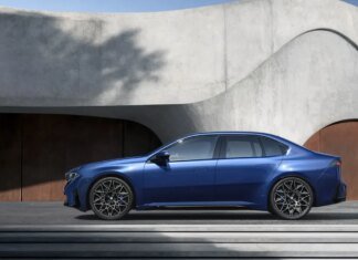 BMW воплощает самую популярную модель в электрокар i3 с запасом хода 900 км